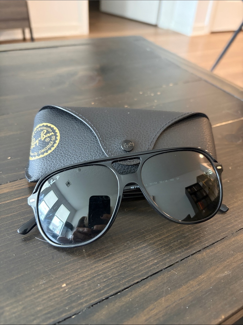 Ray-Ban Black Polarized Aviator Sunglasses with Branded Case